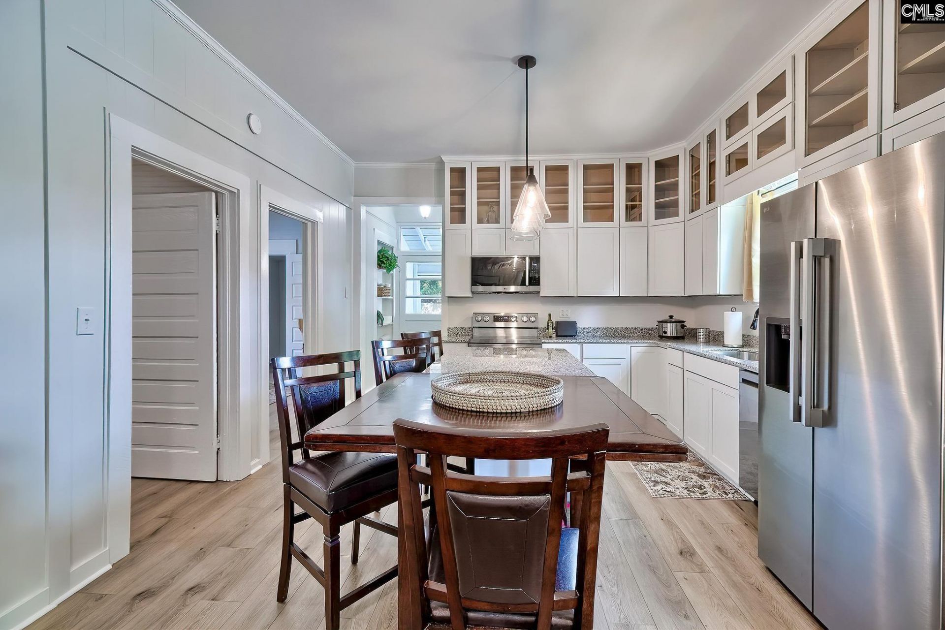 720 Lexington Avenue Photo 10