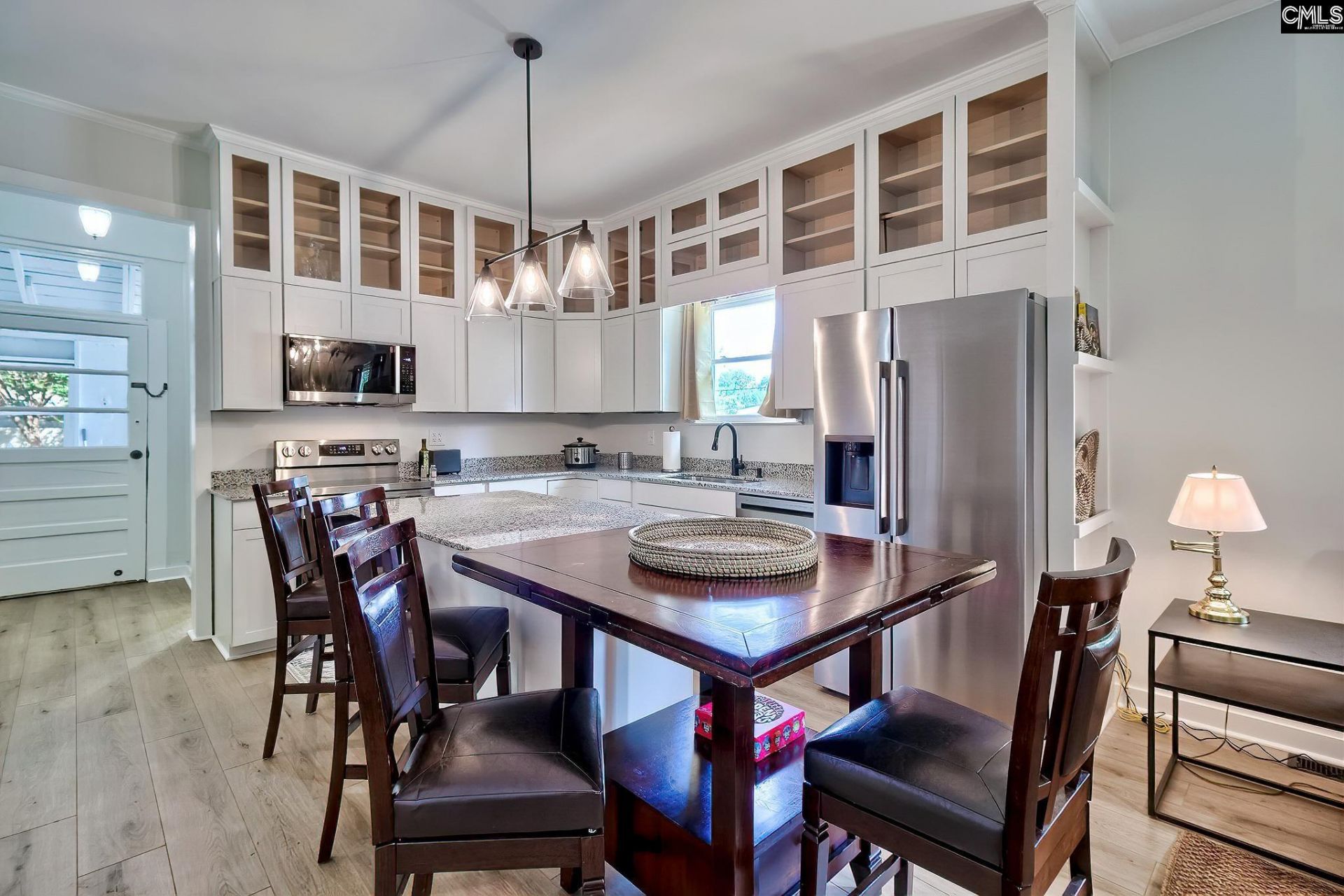 720 Lexington Avenue Photo 11