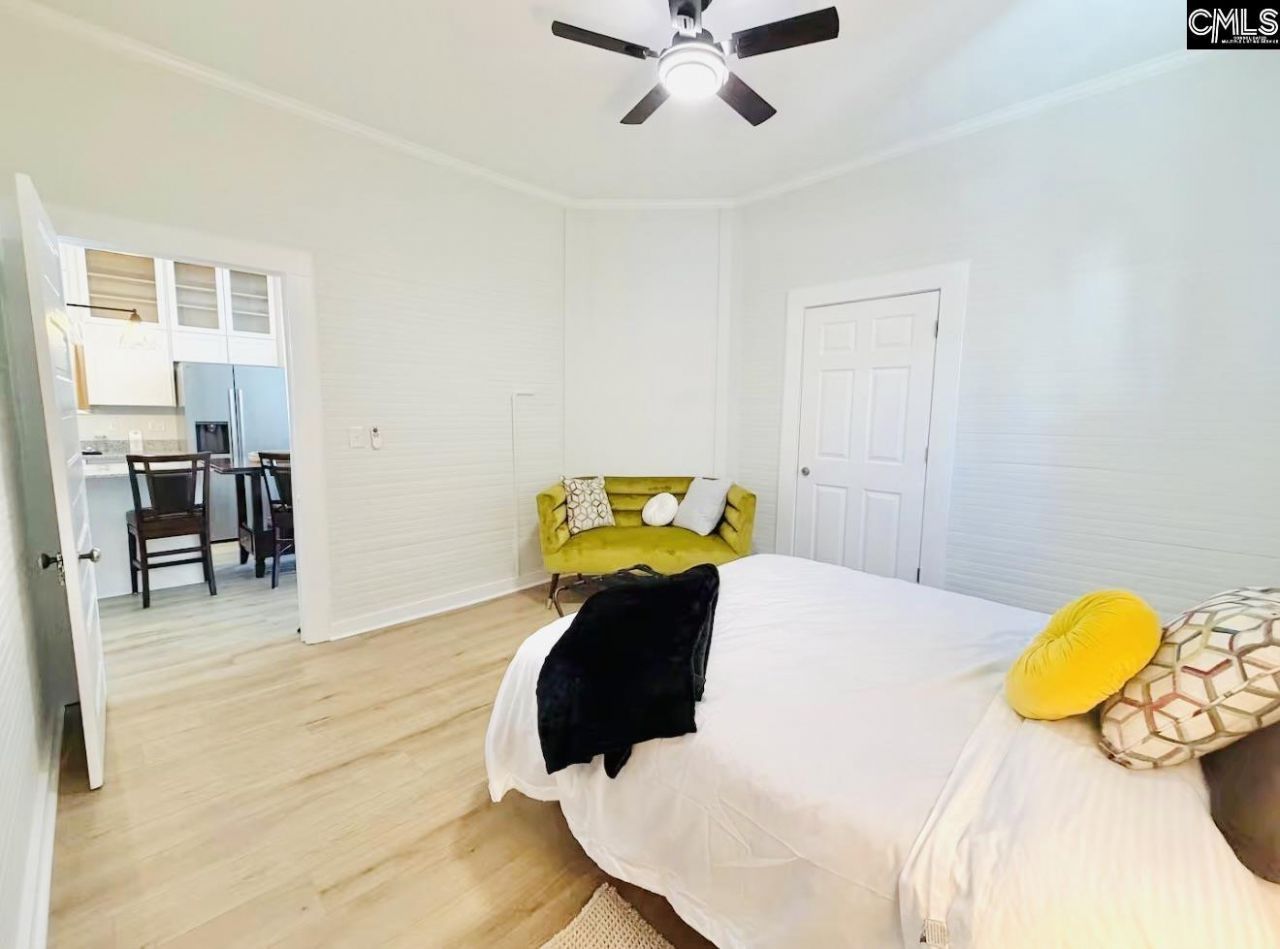 720 Lexington Avenue  Photo 12