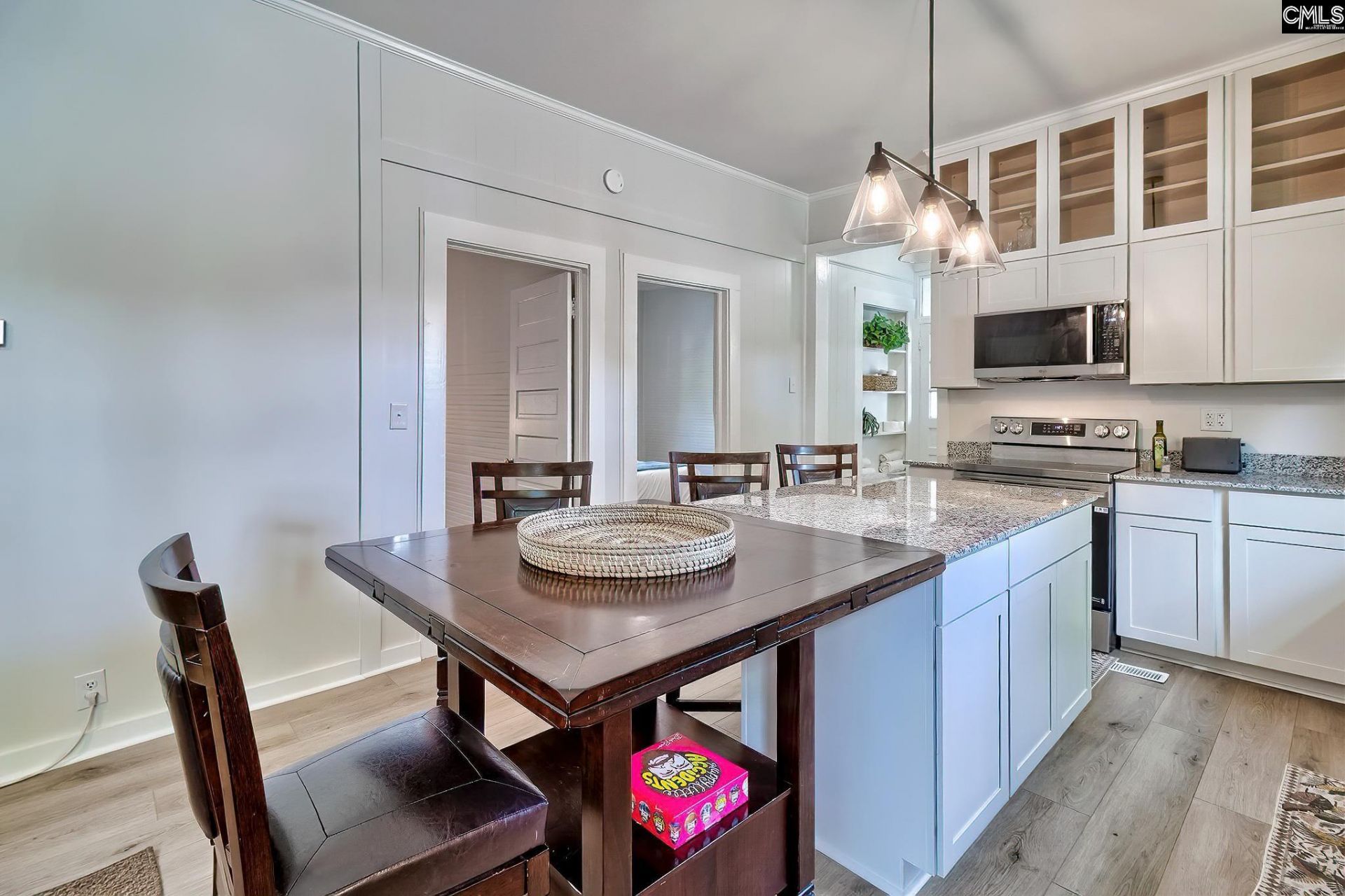 720 Lexington Avenue Photo 13