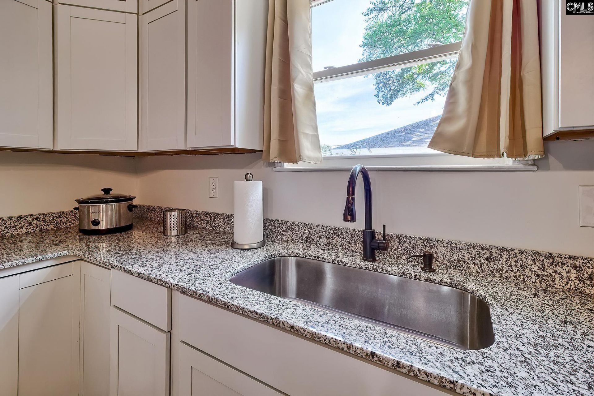 720 Lexington Avenue Photo 14