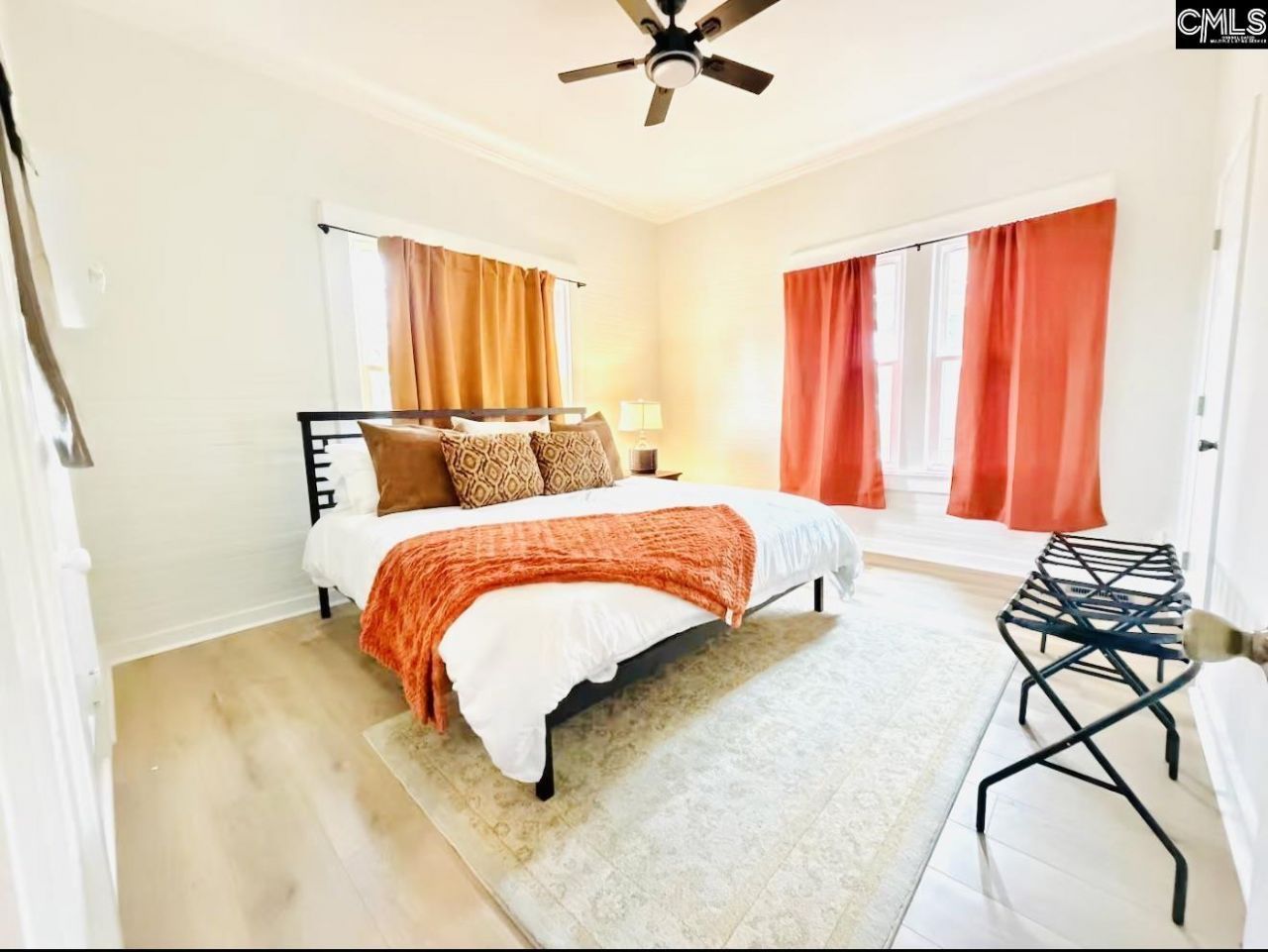 720 Lexington Avenue  Photo 15