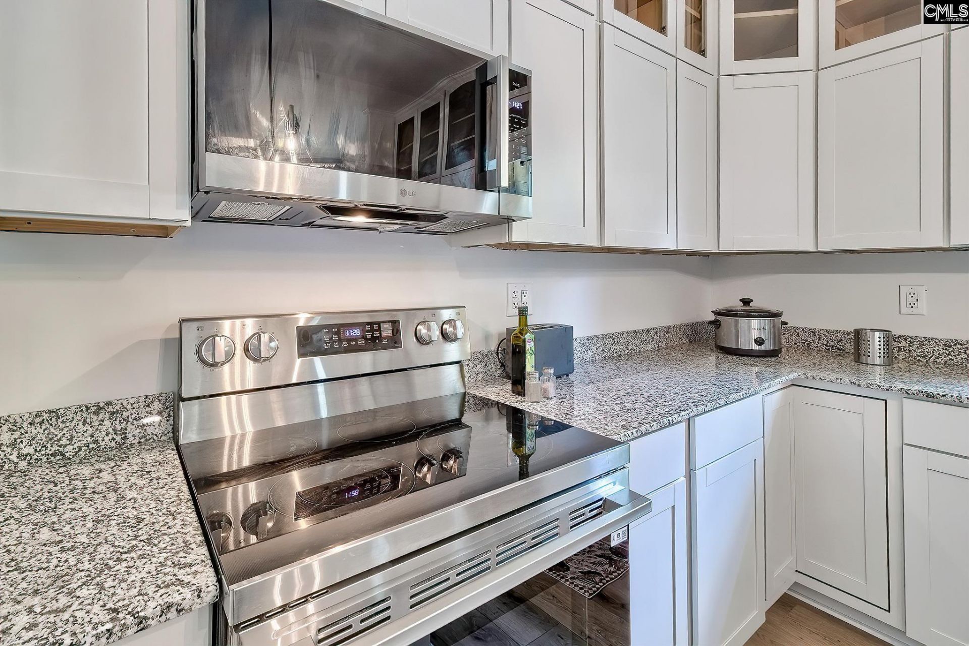 720 Lexington Avenue Photo 15