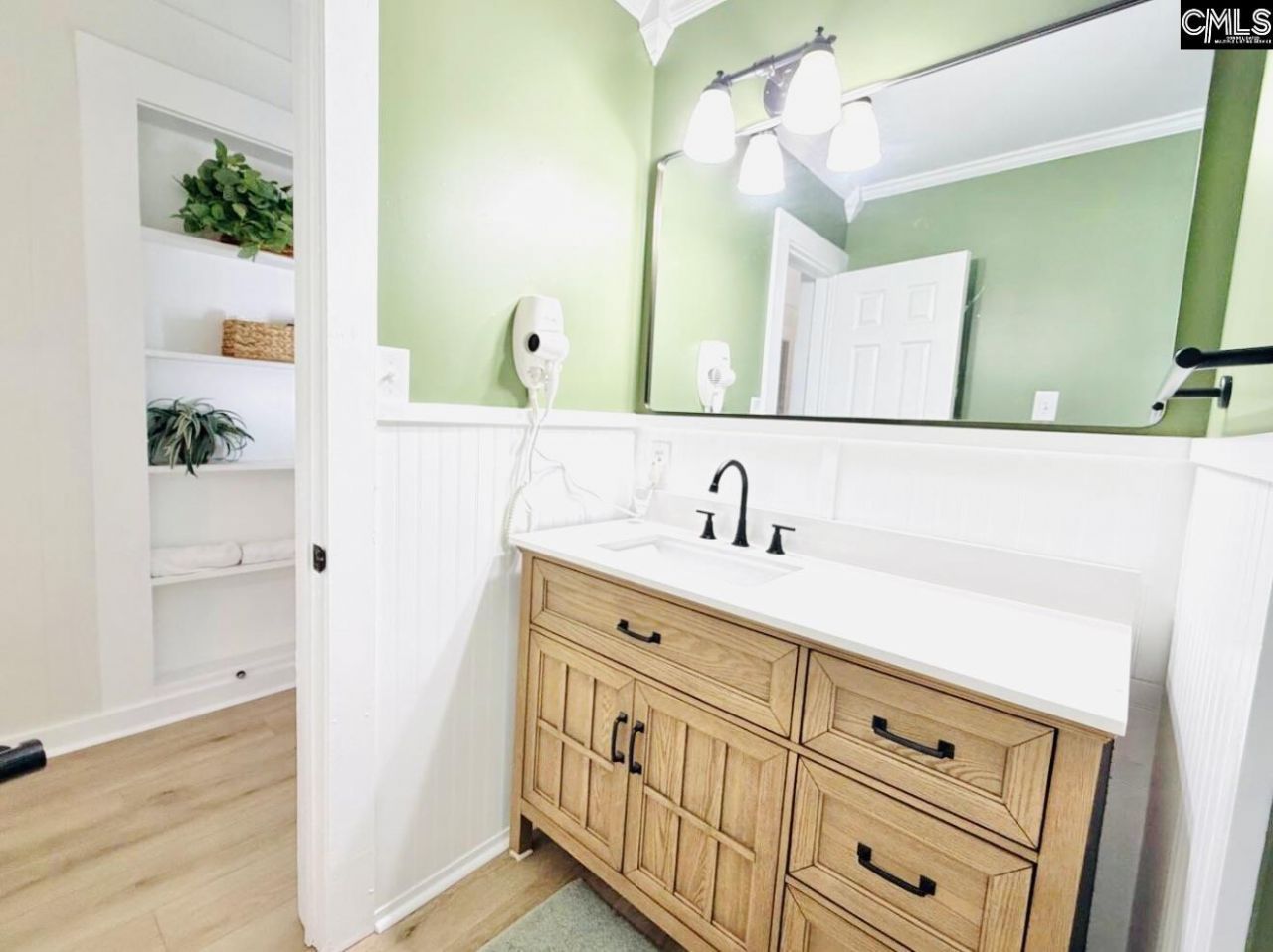 720 Lexington Avenue Photo 24