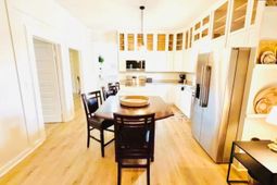 720 Lexington Avenue  photo 4