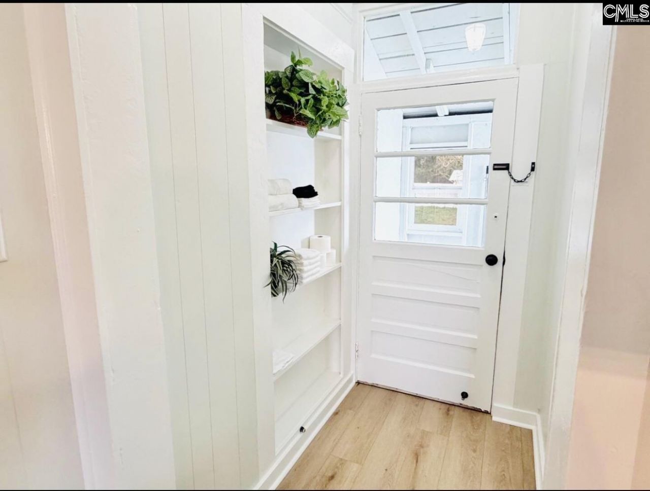 720 Lexington Avenue  Photo 4