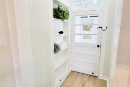 720 Lexington Avenue  photo 4