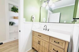 720 Lexington Avenue  photo 4