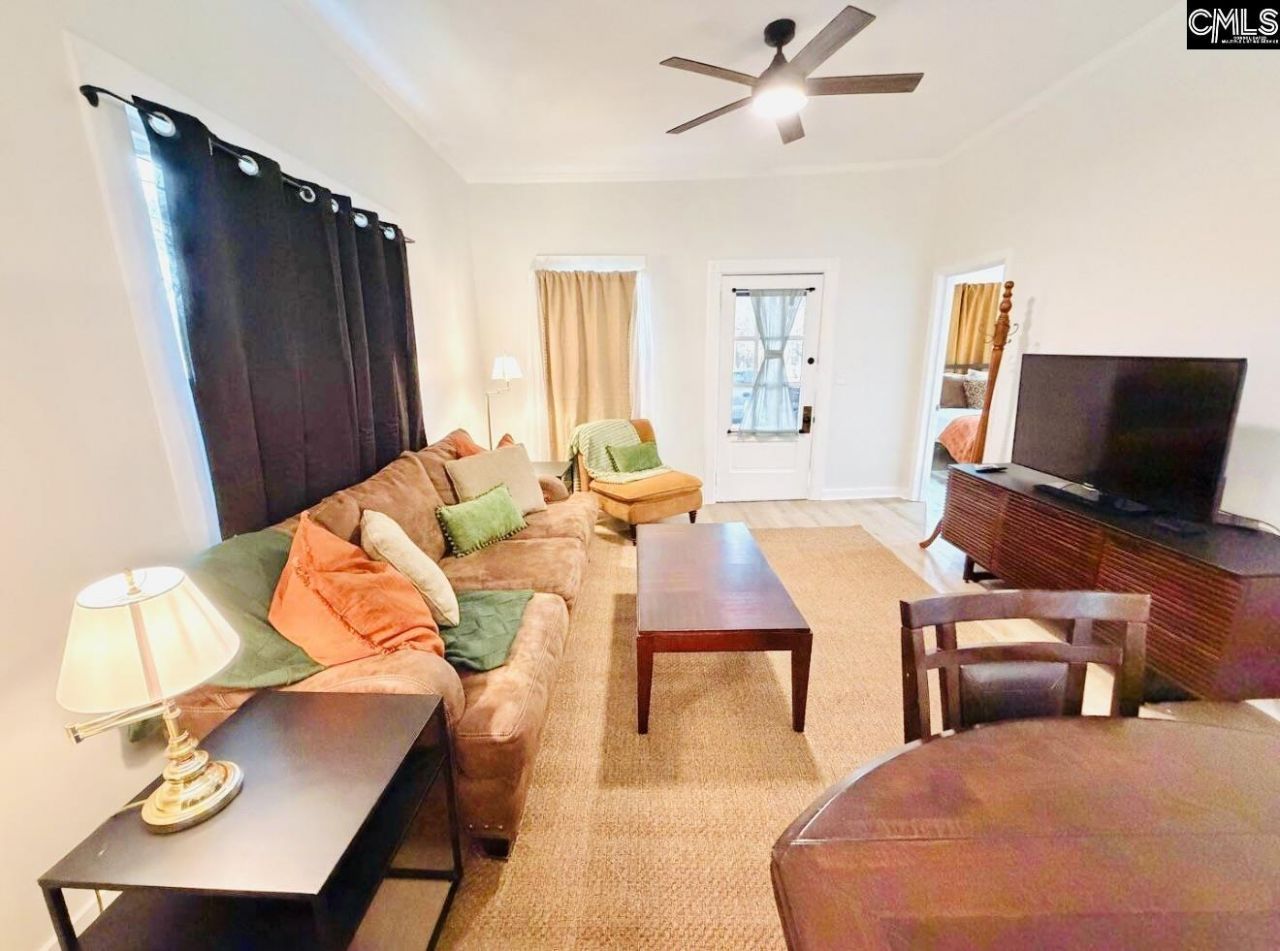 720 Lexington Avenue  Photo 7