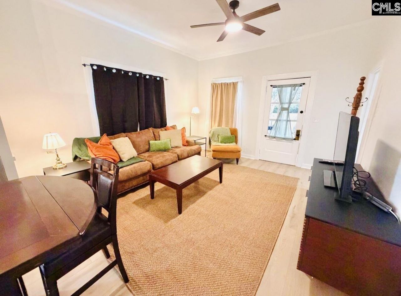 720 Lexington Avenue  Photo 8