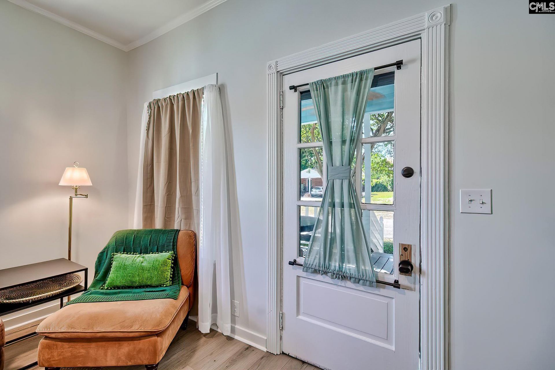 720 Lexington Avenue Photo 8