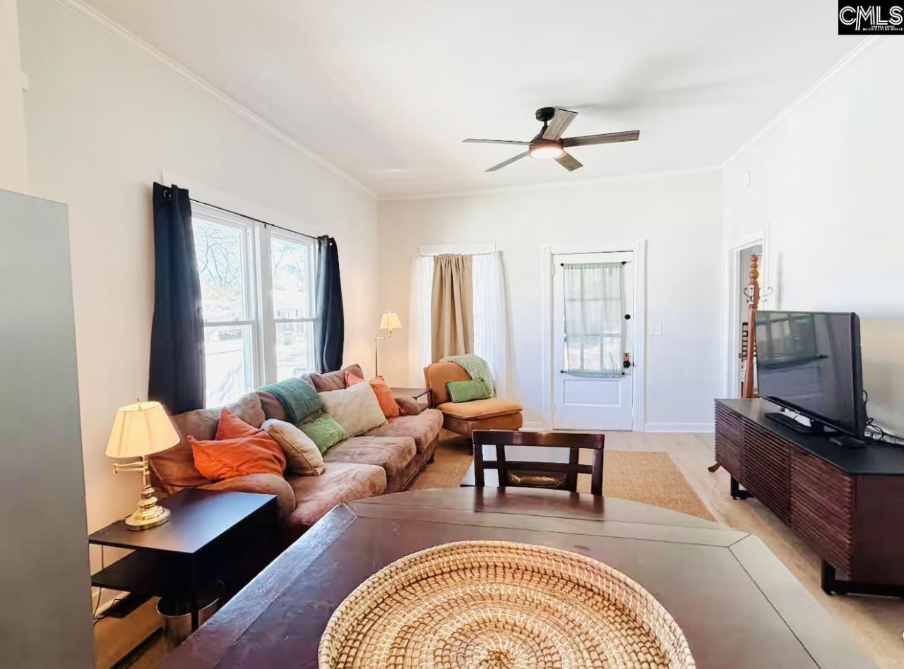 720 Lexington Avenue  Photo 9