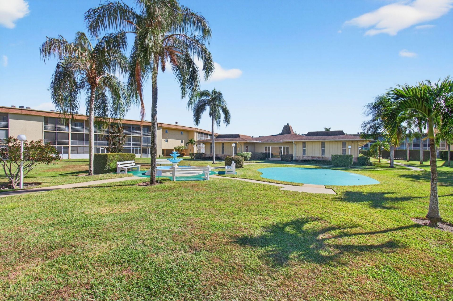 100 Village Green Circle E, Unit 112, Palm Springs, FL 33461 Photo