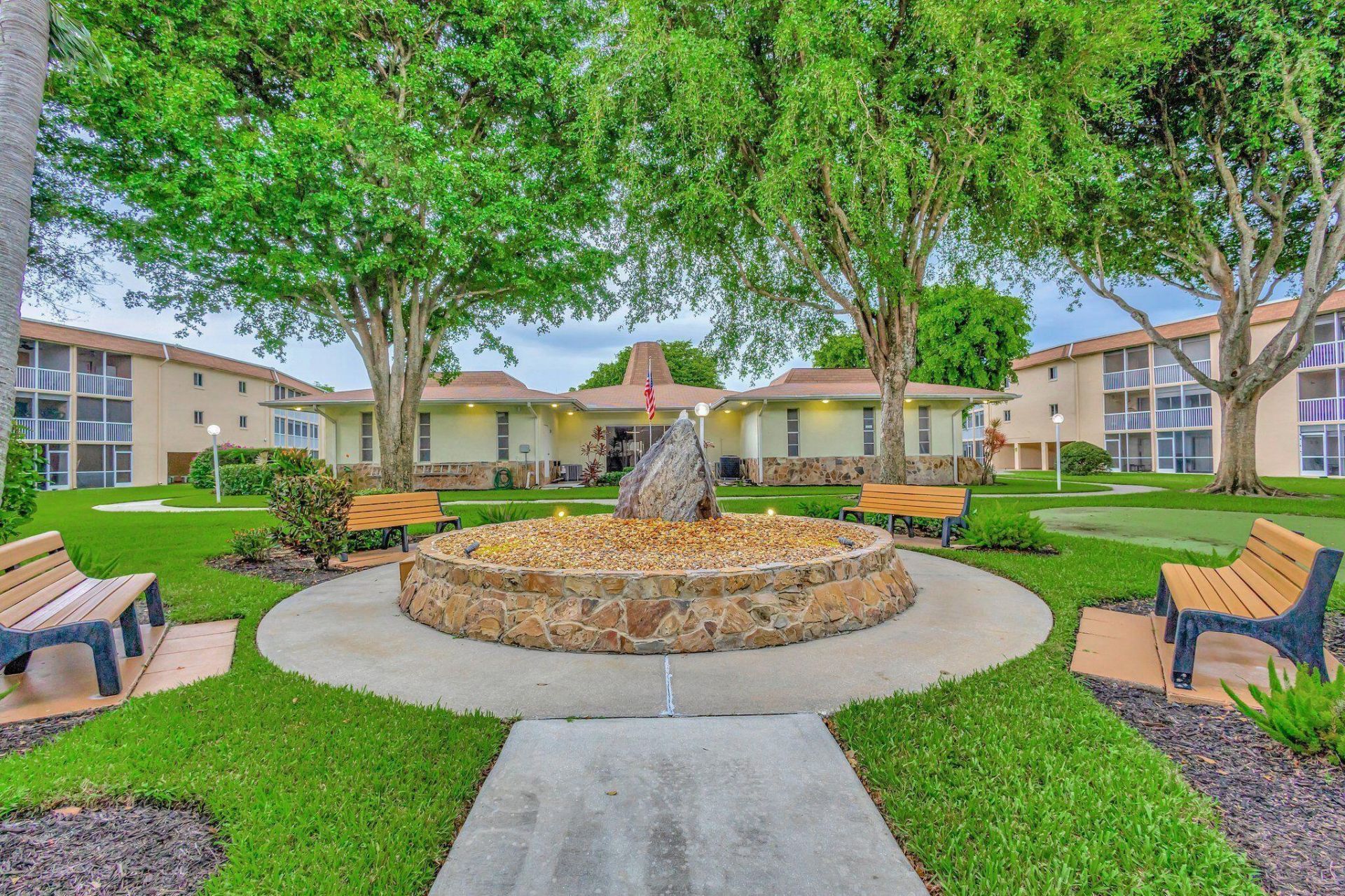 100 Village Green Circle E, Unit 112, Palm Springs, FL 33461 Photo