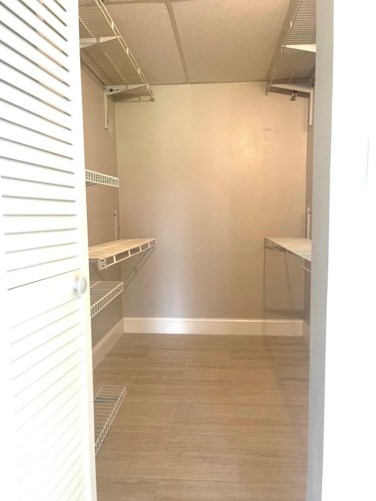 100 Village Green Circle E, Unit 112, Palm Springs, FL 33461 Photo