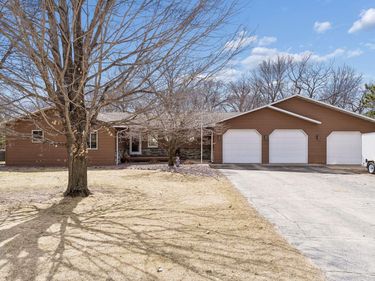 48937 N Shore Road, Waterville, MN 56096