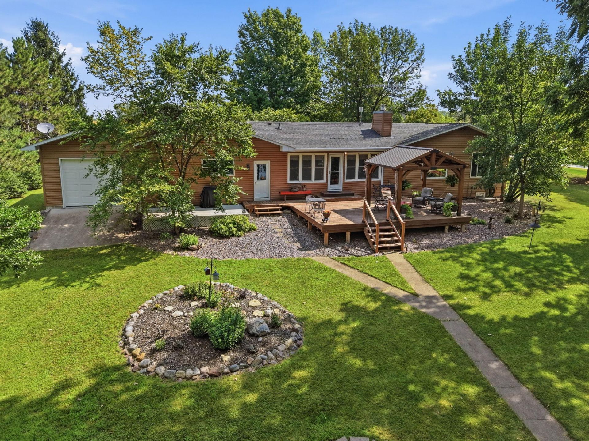 48937 N Shore Road, Waterville, MN 56096