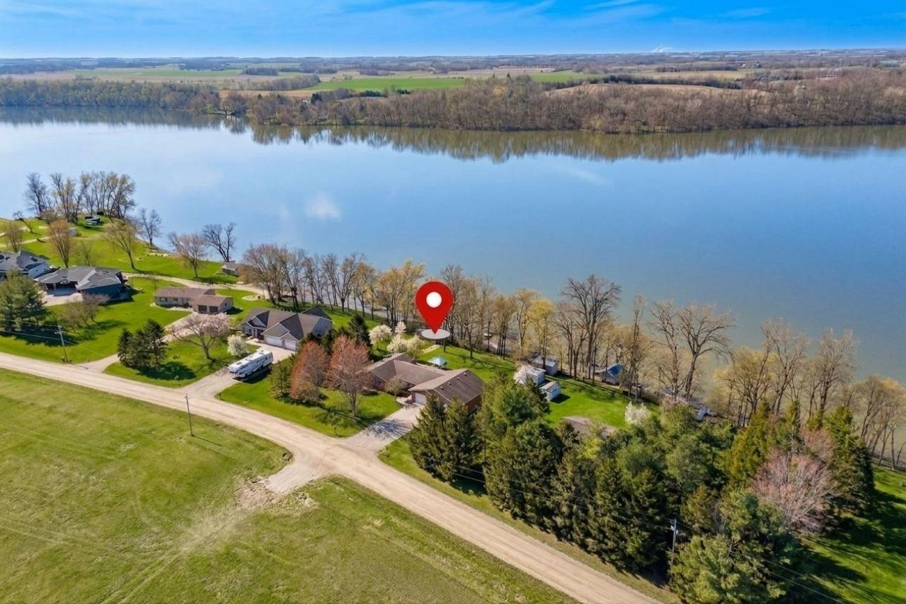 48937 N Shore Road, Waterville, MN 56096