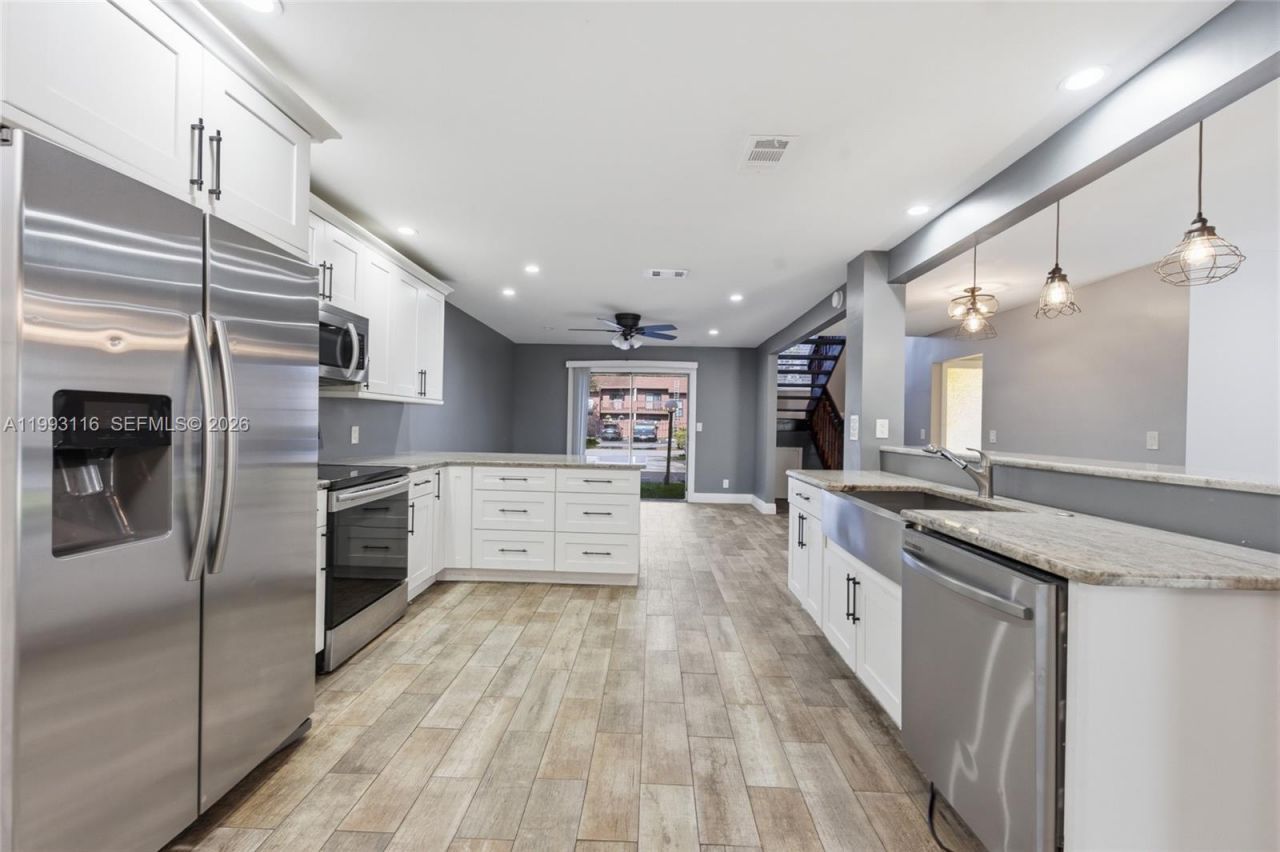 6192 Laurel Ln, Unit B, Tamarac, FL 33319 Photo