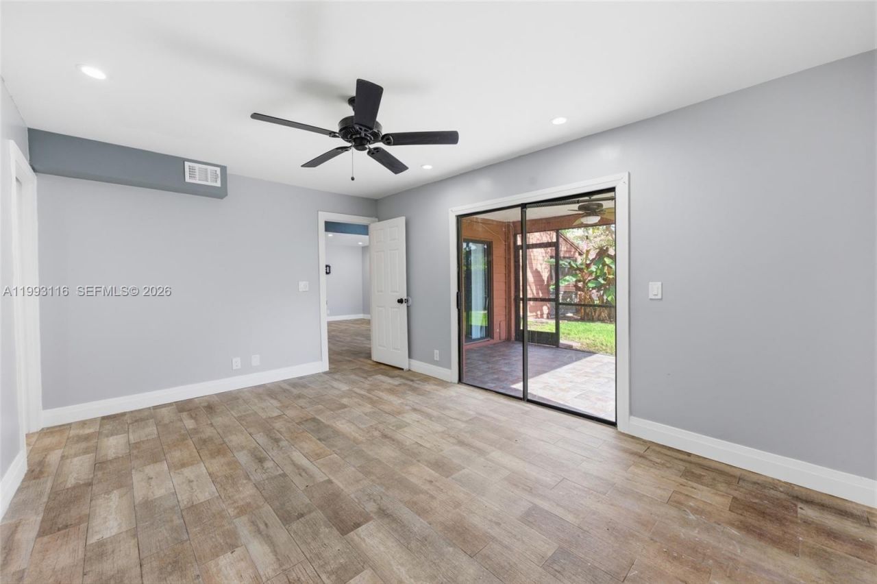 6192 Laurel Ln, Unit B, Tamarac, FL 33319 Photo