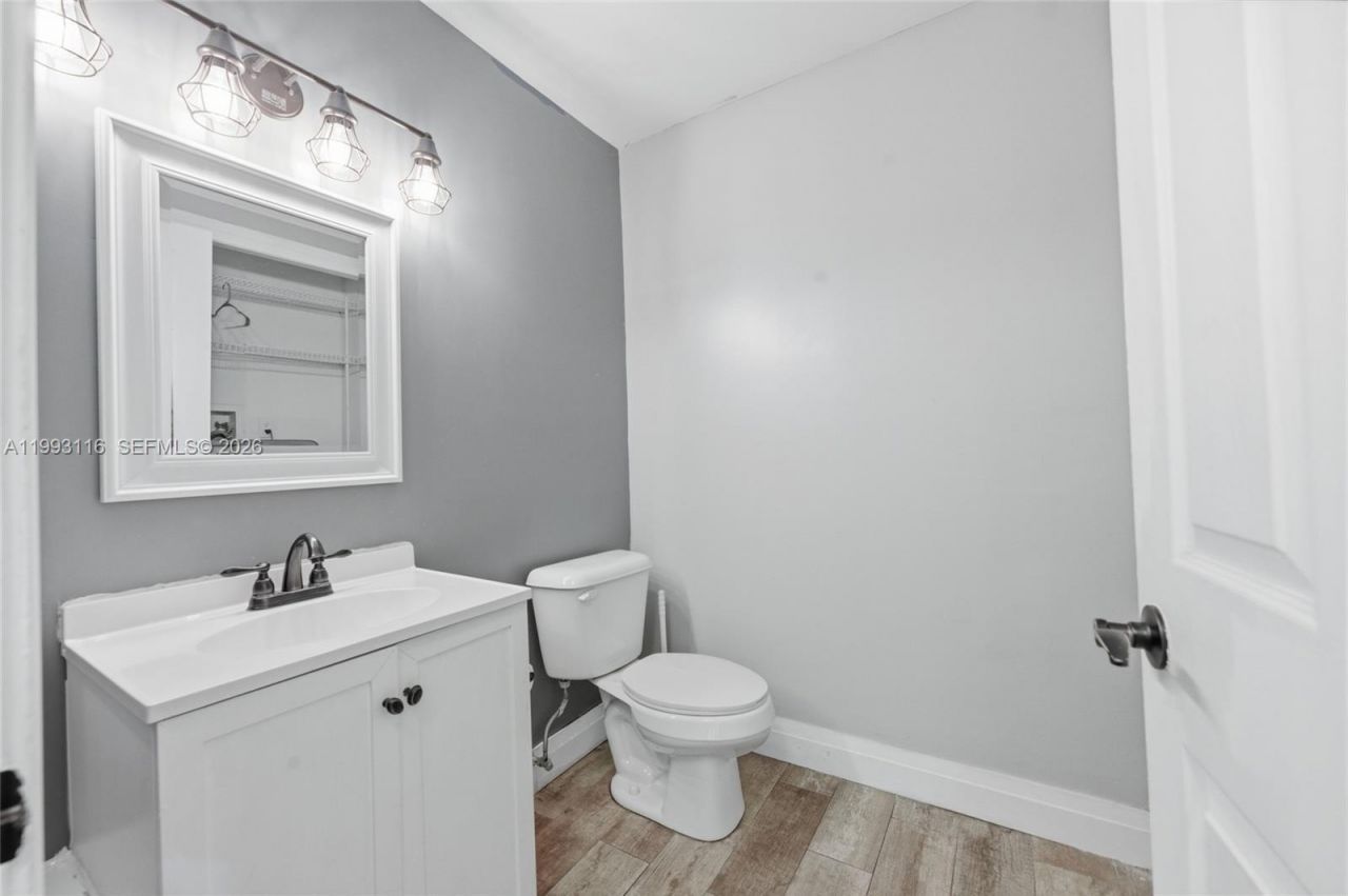 6192 Laurel Ln, Unit B, Tamarac, FL 33319 Photo