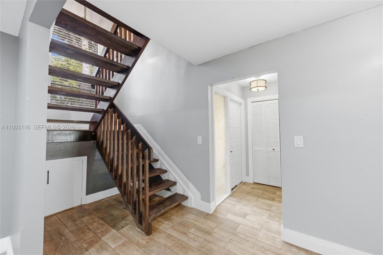 6192 Laurel Ln, Unit B, Tamarac, FL 33319 Photo