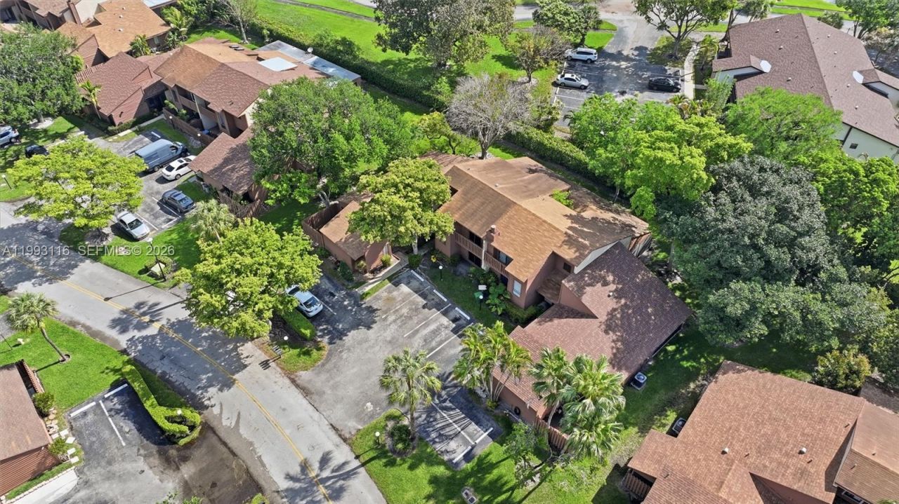 6192 Laurel Ln, Unit B, Tamarac, FL 33319 Photo