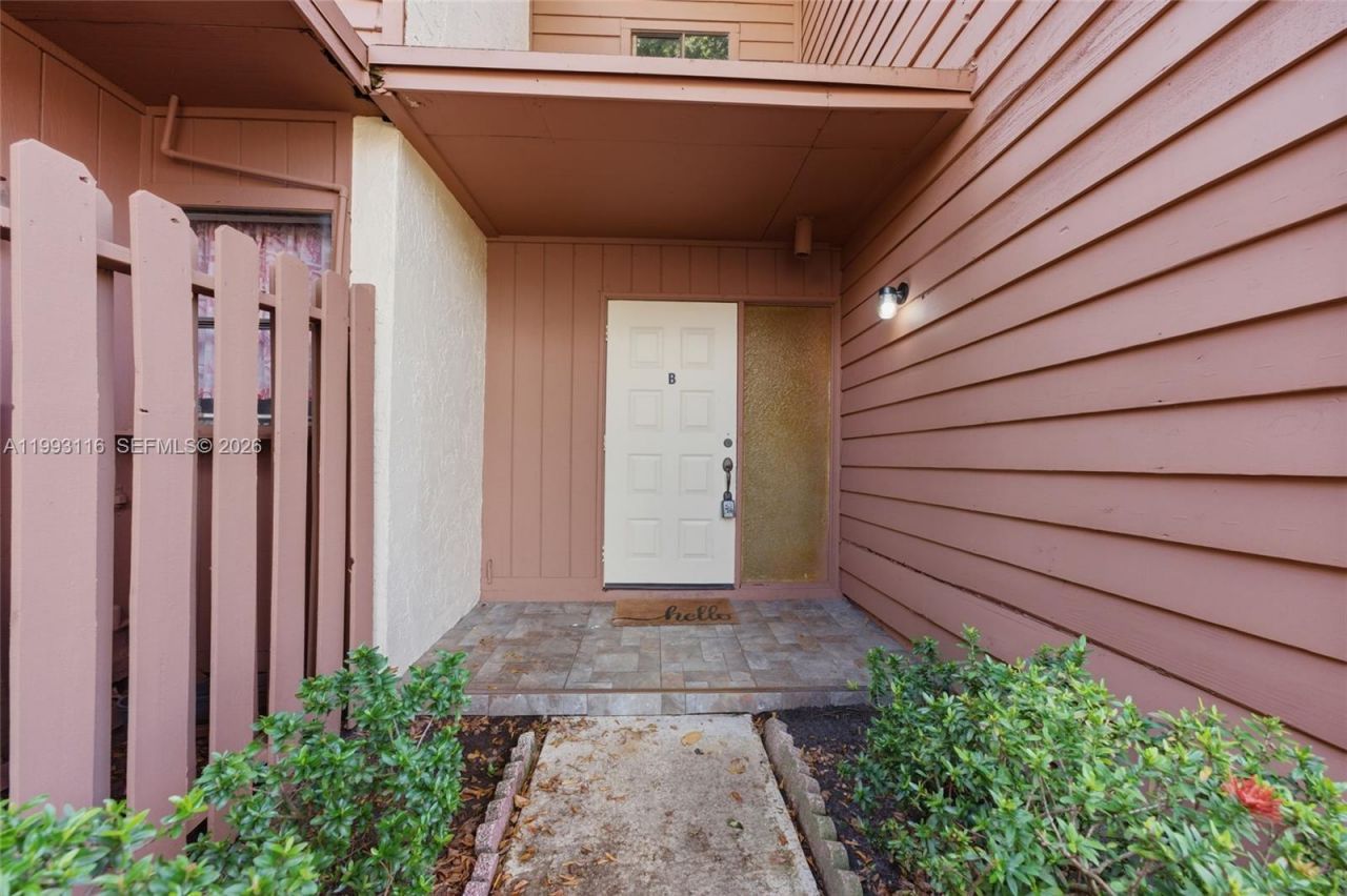 6192 Laurel Ln, Unit B, Tamarac, FL 33319 Photo