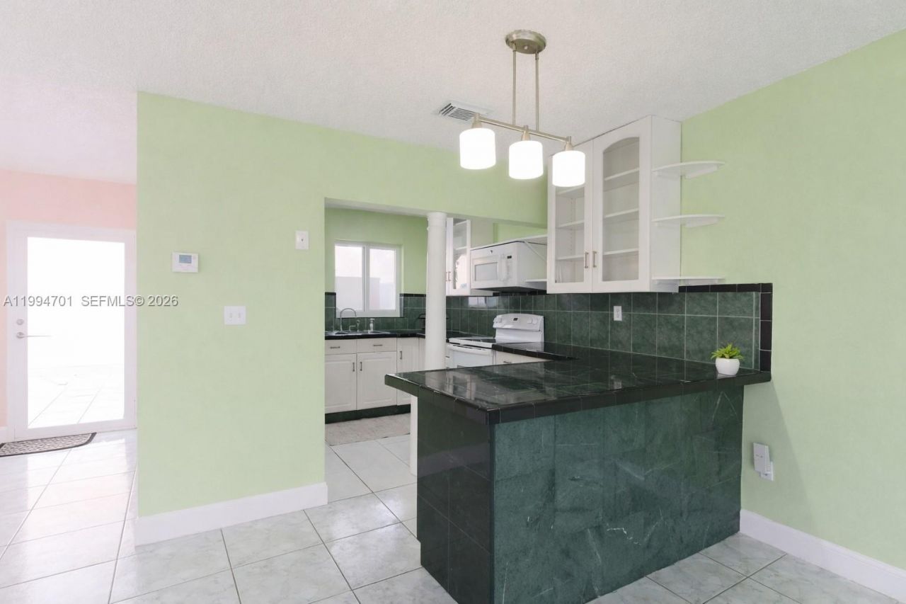 601 SW 116th Ct, Sweetwater, FL 33174 Photo