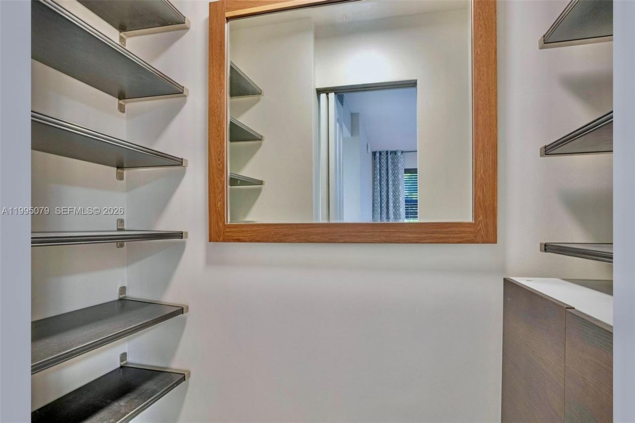 605 Ives Dairy Rd, Unit 305-7, Miami, FL 33179 Photo