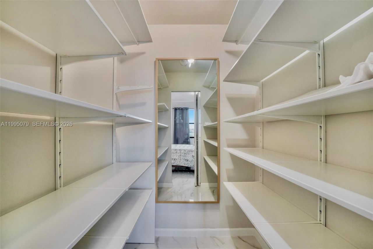 605 Ives Dairy Rd, Unit 305-7, Miami, FL 33179 Photo