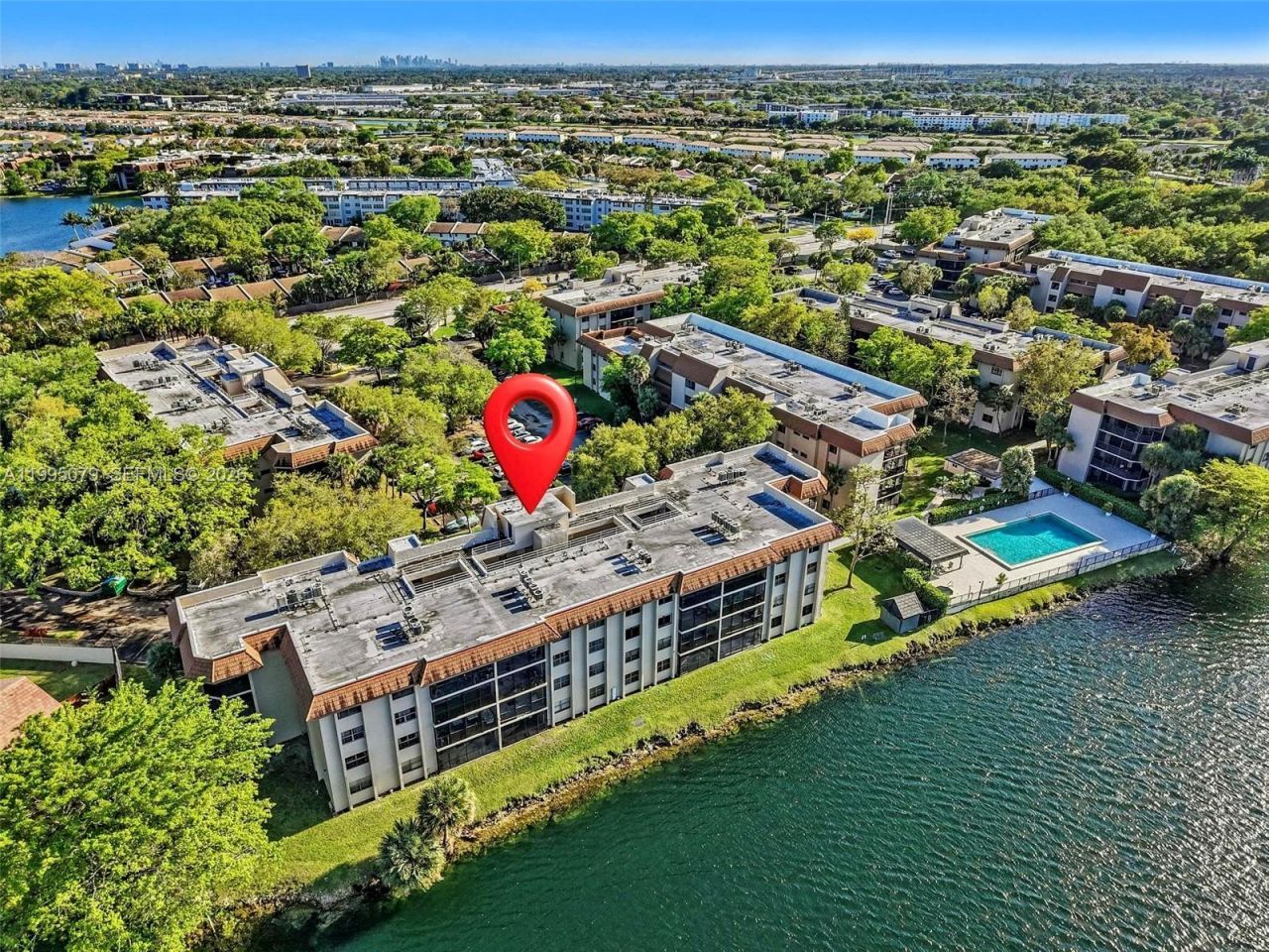 605 Ives Dairy Rd, Unit 305-7, Miami, FL 33179 Photo