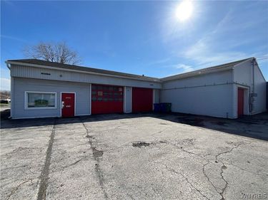 2085 Clinton Street, Buffalo, NY 14206