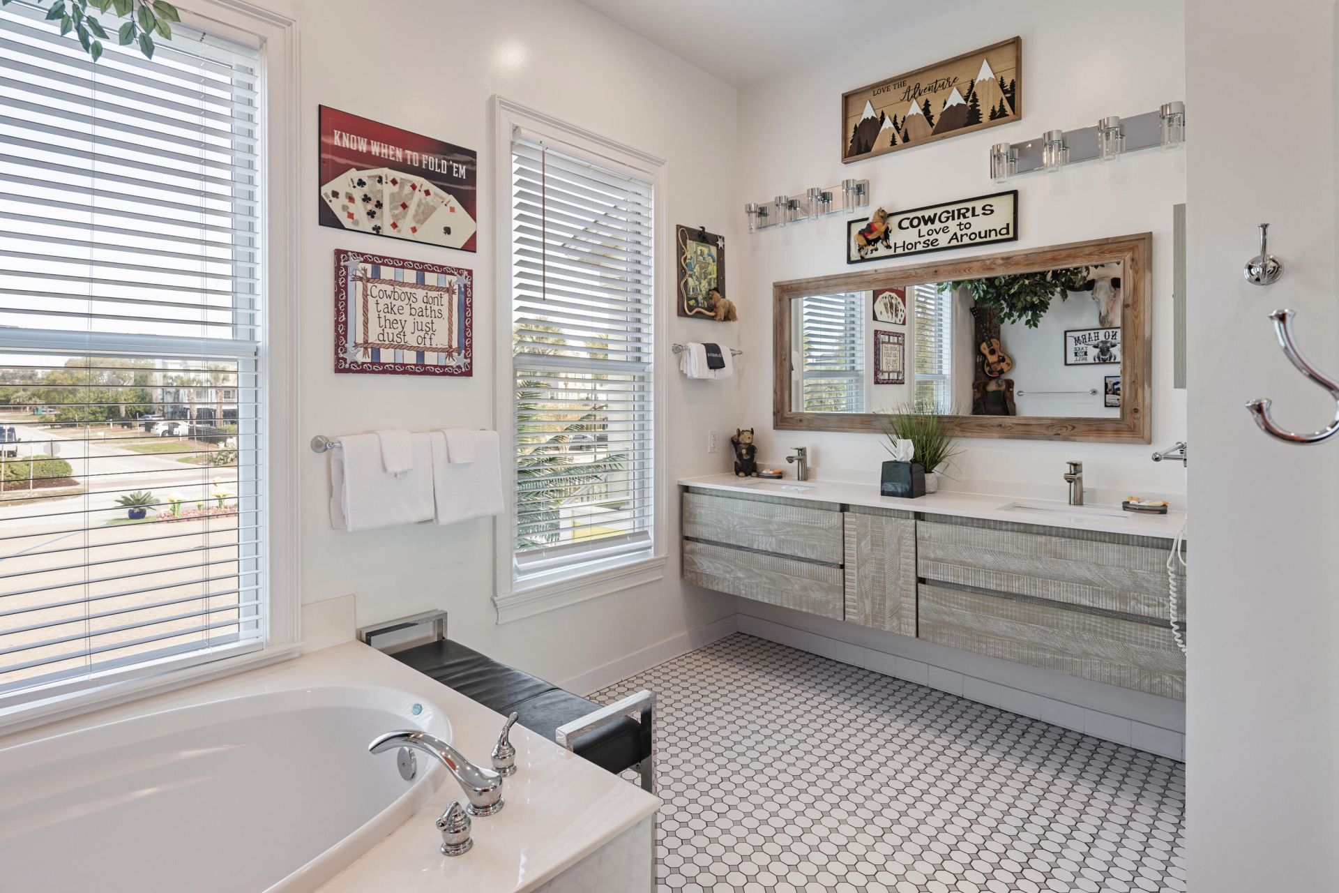 914 Ocean Boulevard Photo 12