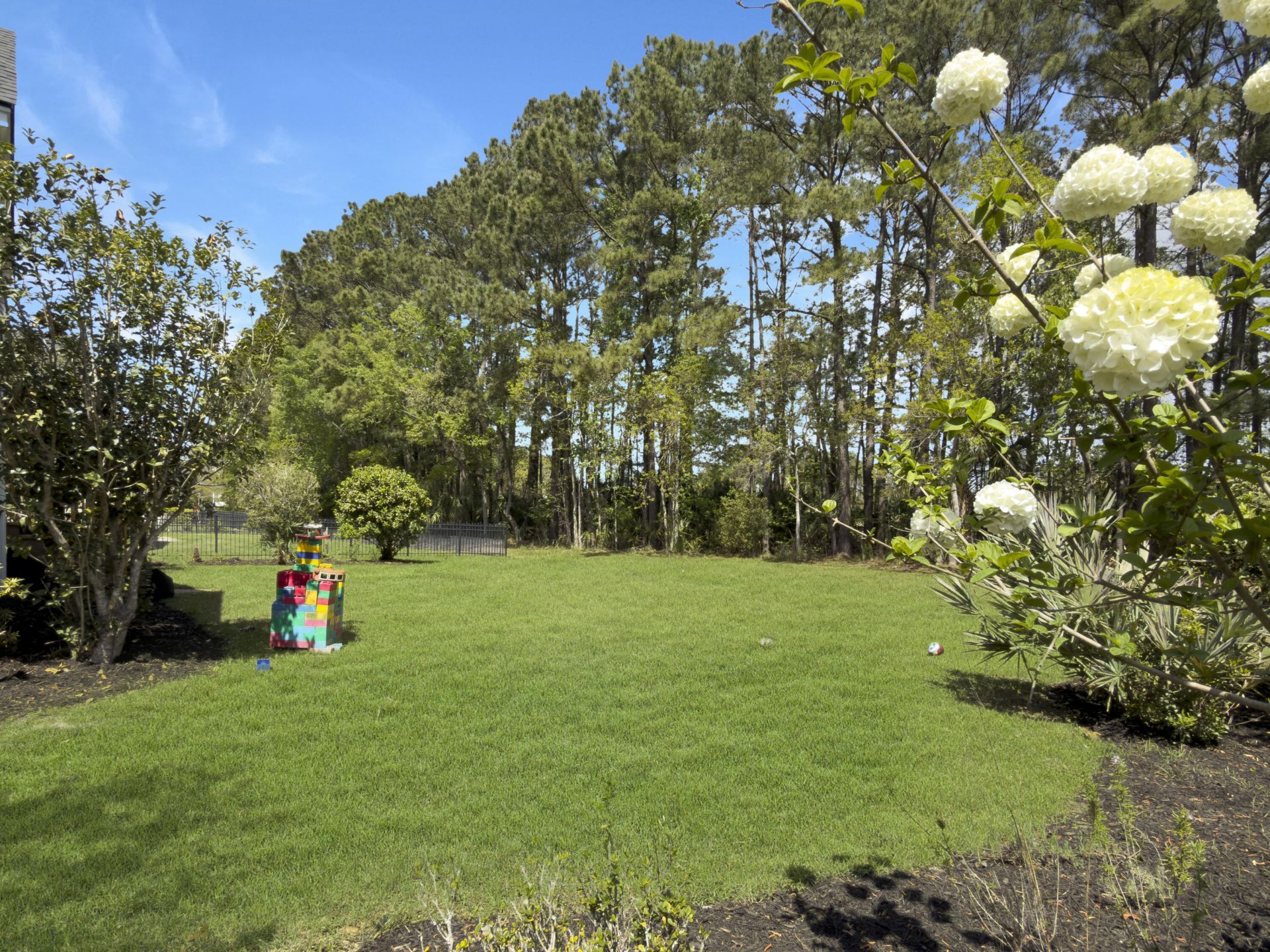 1473 Oakhurst Drive Photo 4