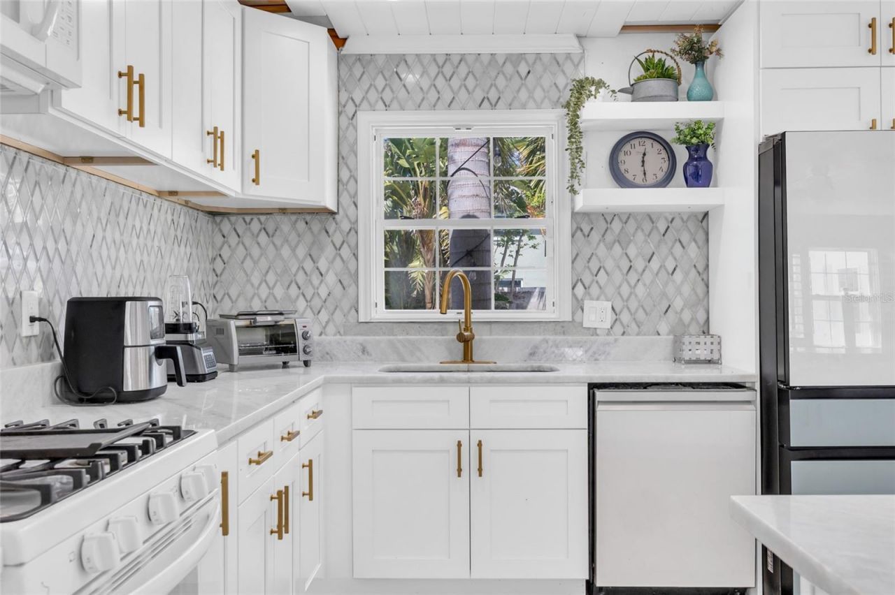 4530 Bayshore Boulevard Ne, Saint Petersburg, FL 33703 Photo