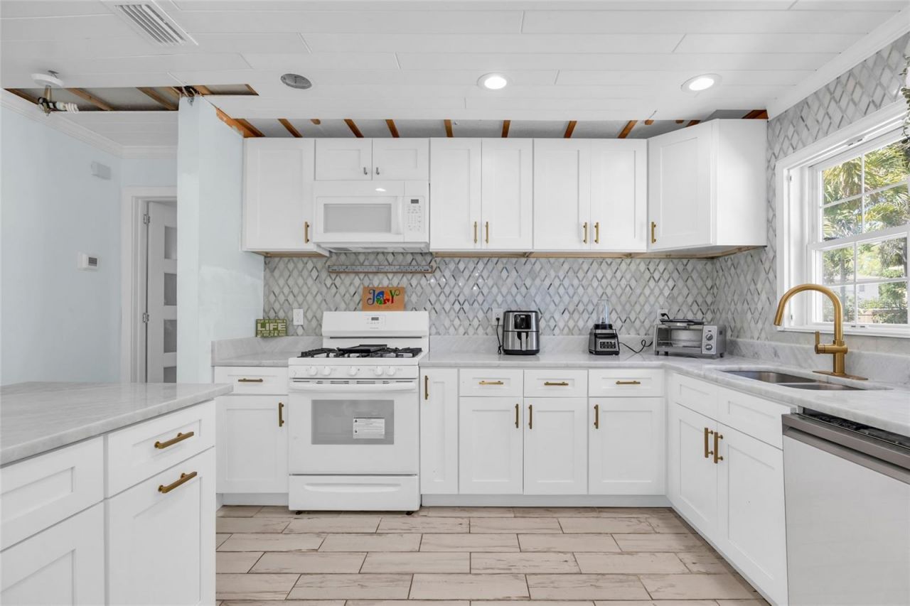 4530 Bayshore Boulevard Ne, Saint Petersburg, FL 33703 Photo