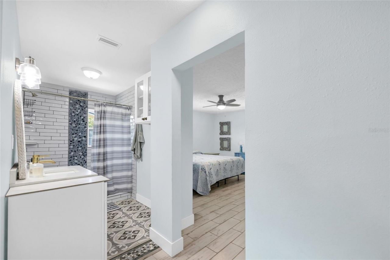 4530 Bayshore Boulevard Ne, Saint Petersburg, FL 33703 Photo