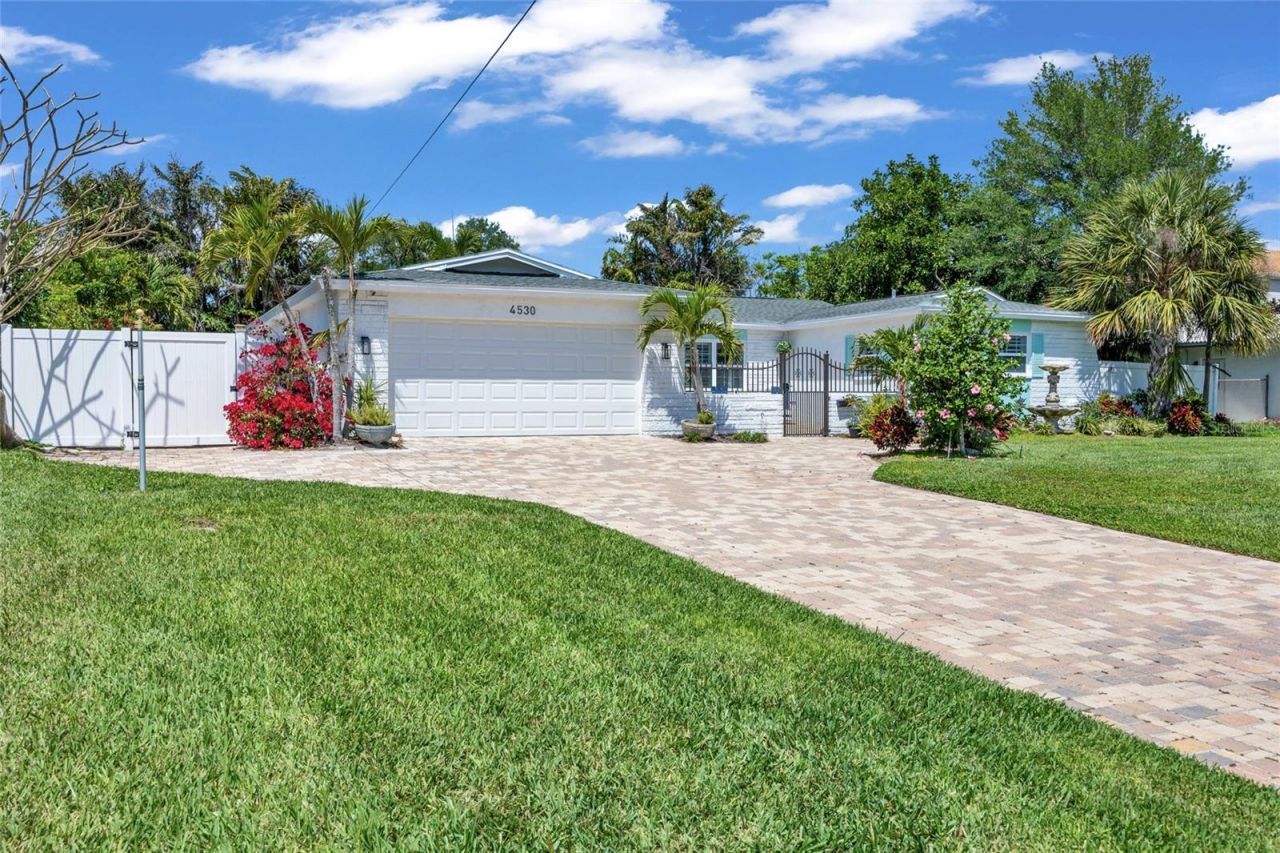 4530 Bayshore Boulevard Ne, Saint Petersburg, FL 33703 Photo