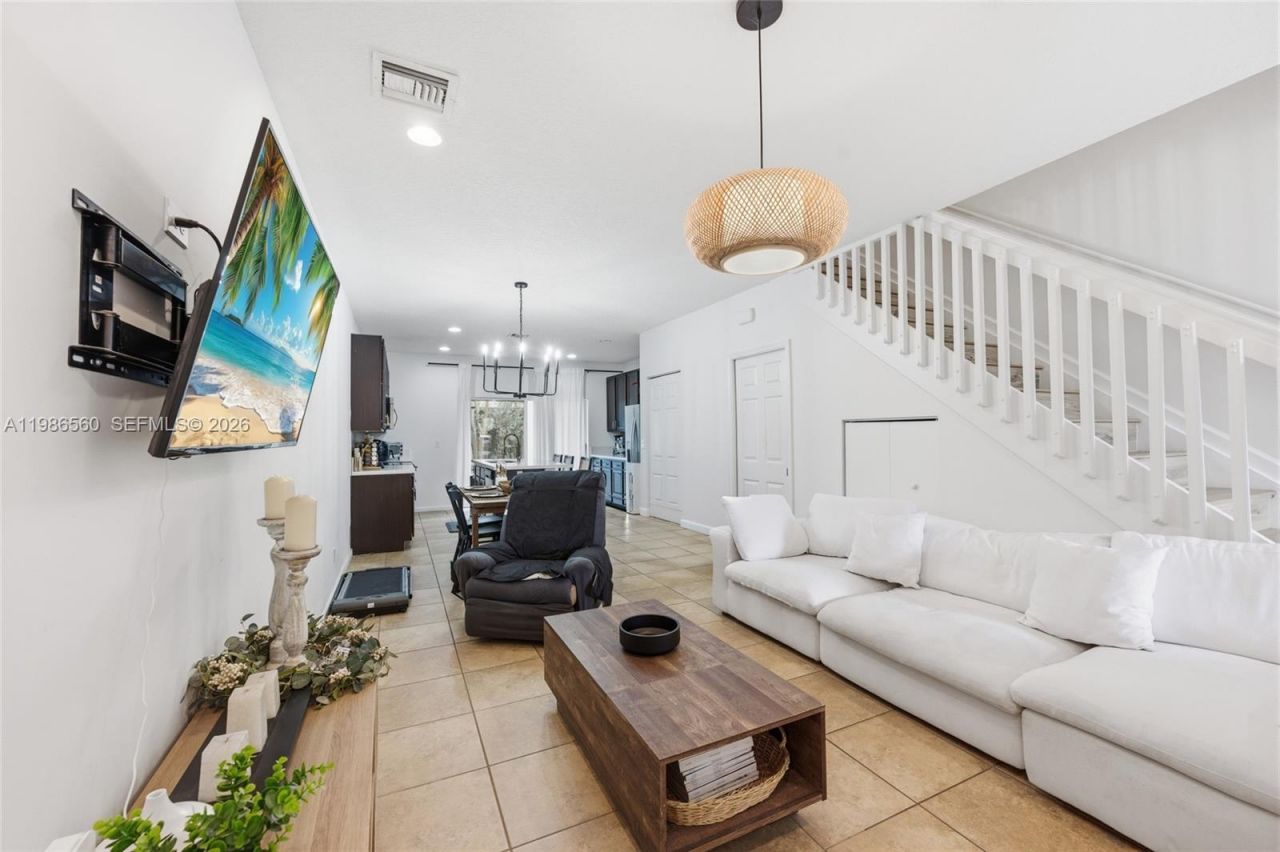 5918 Woodlands Blvd, Tamarac, FL 33319 Photo