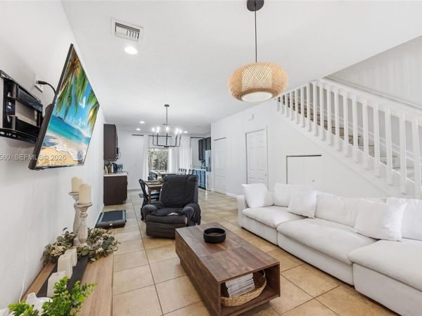 5918 Woodlands Blvd, Tamarac, FL 33319