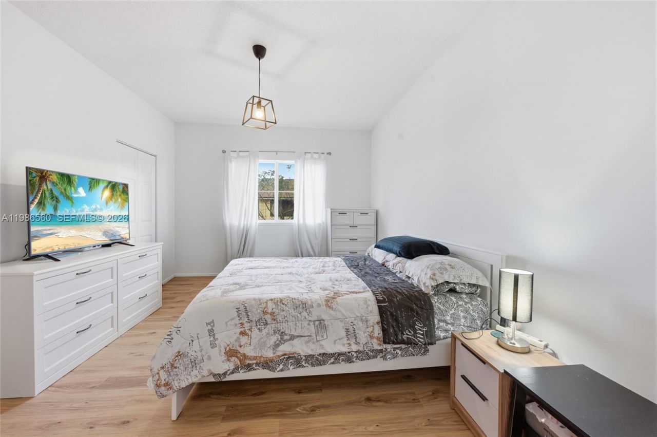 5918 Woodlands Blvd , Tamarac, FL 33319 Photo