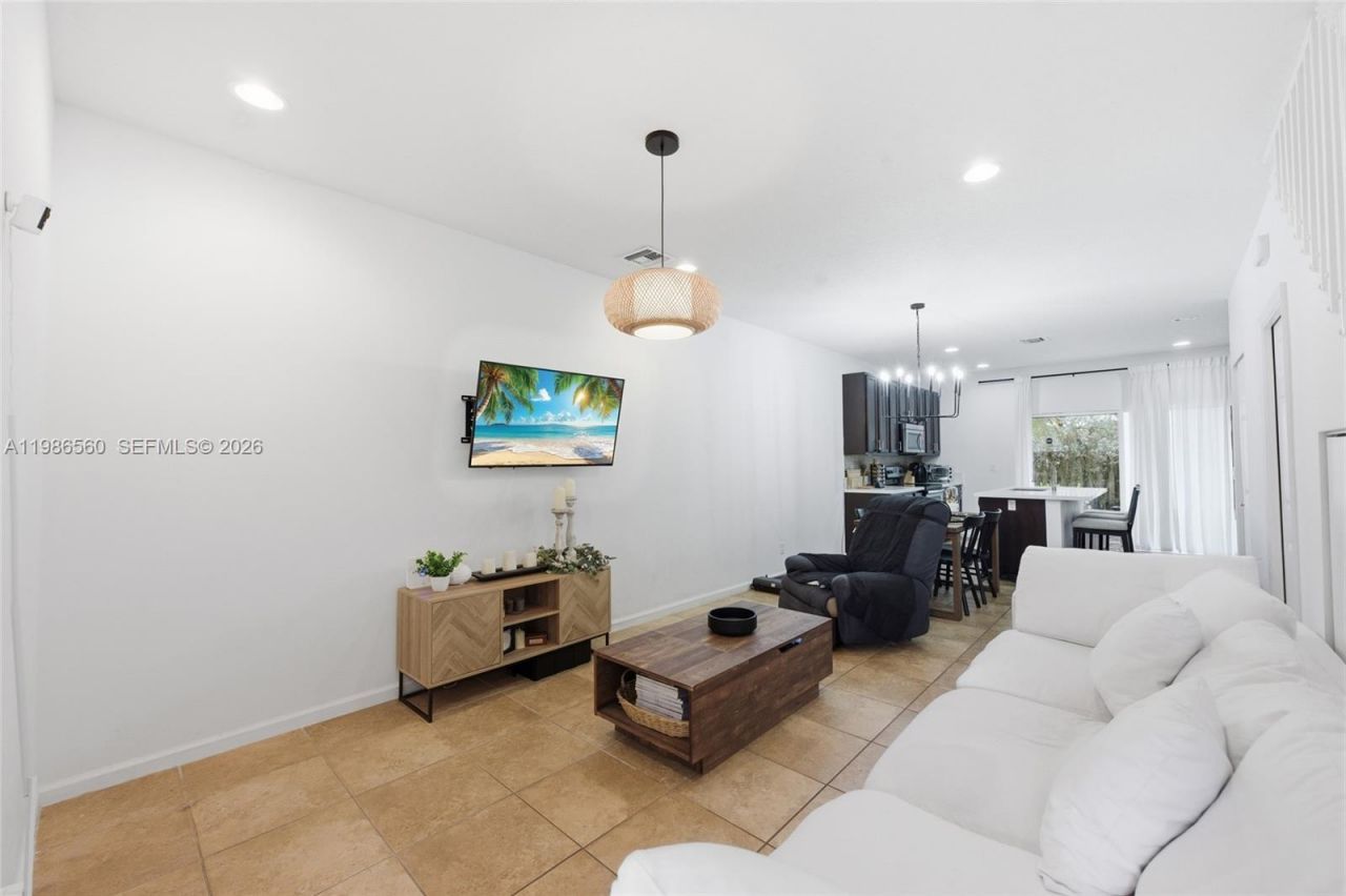 5918 Woodlands Blvd, Tamarac, FL 33319 Photo
