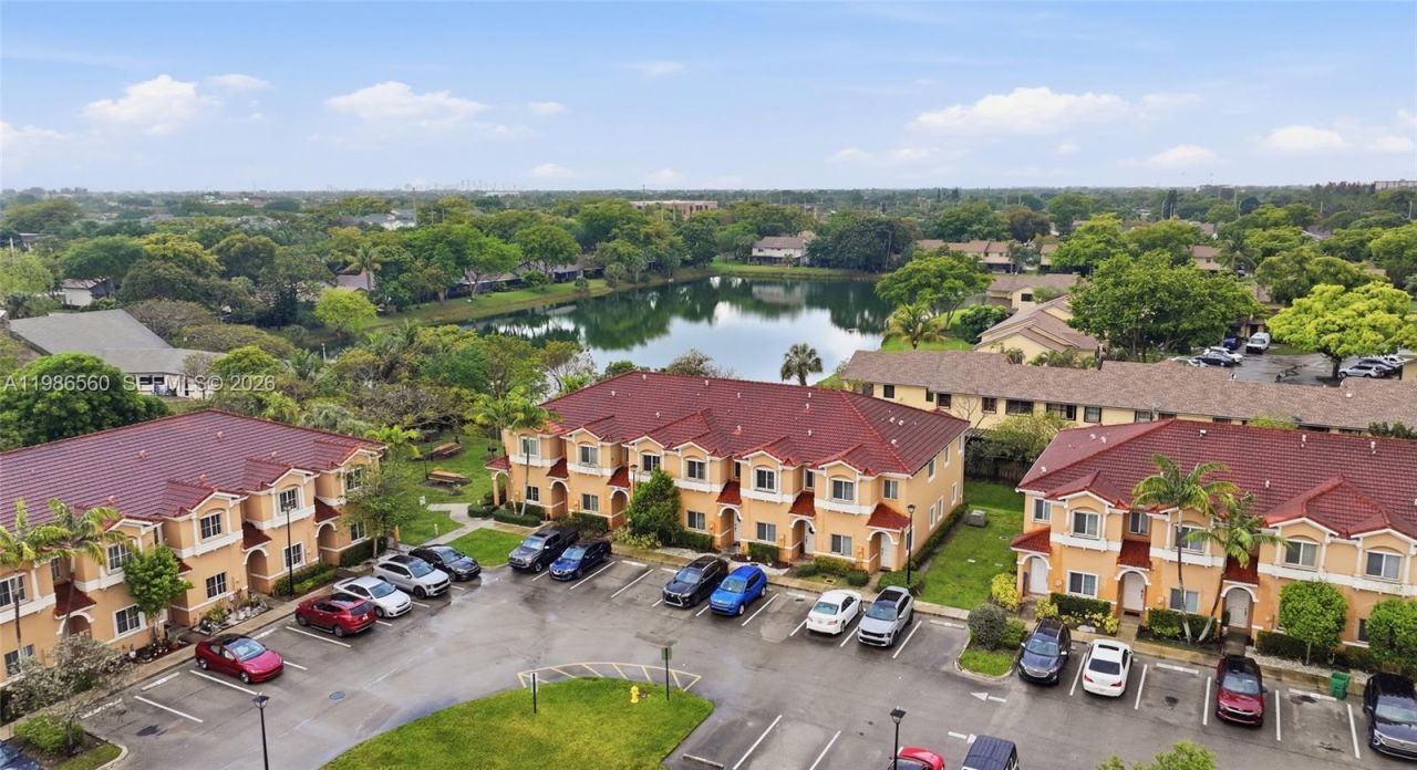 5918 Woodlands Blvd, Tamarac, FL 33319 Photo