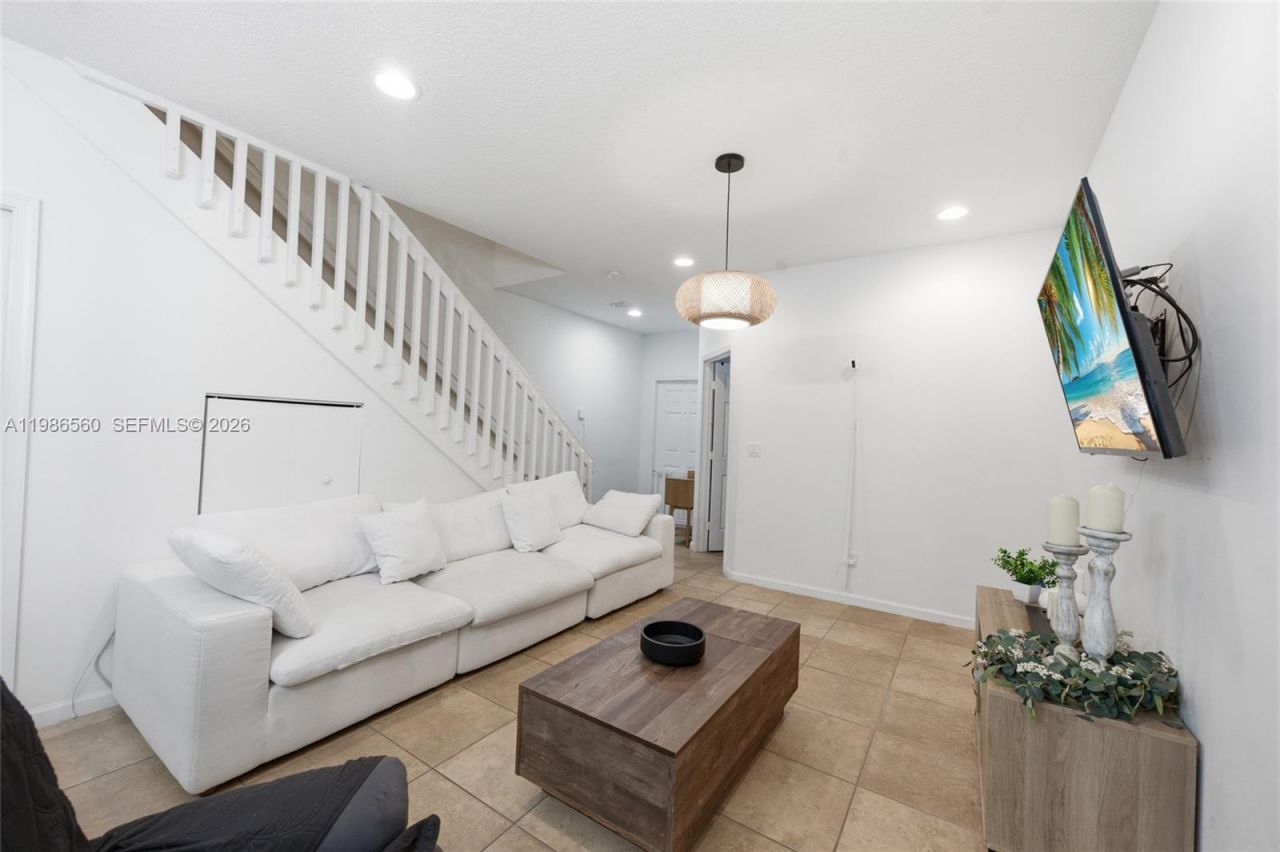5918 Woodlands Blvd, Tamarac, FL 33319 Photo