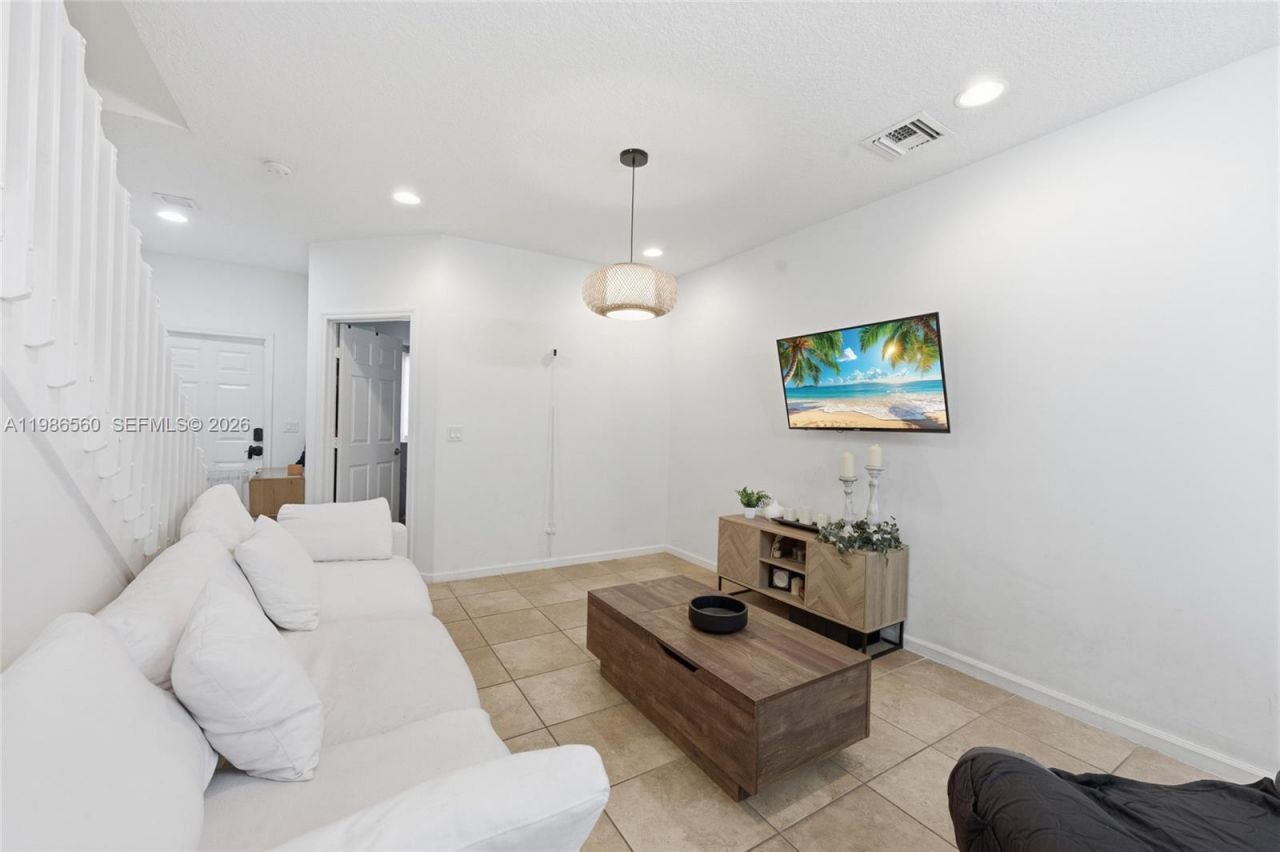 5918 Woodlands Blvd, Tamarac, FL 33319 Photo