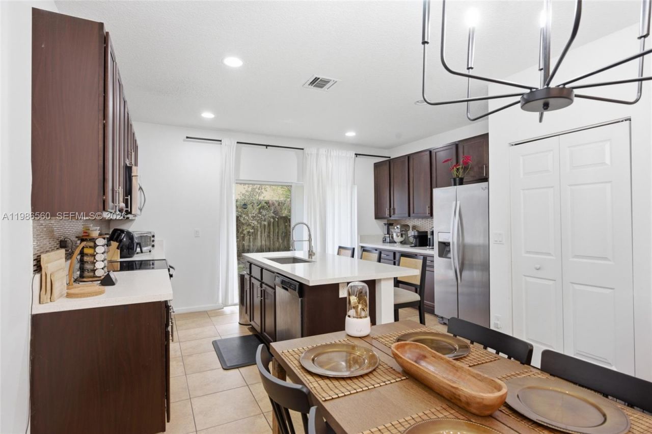 5918 Woodlands Blvd, Tamarac, FL 33319 Photo