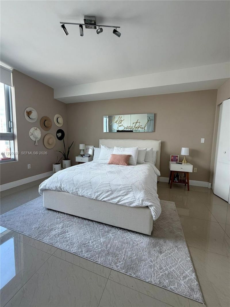 90 SW 3rd Street, Unit 2112, Miami, FL 33130 Photo