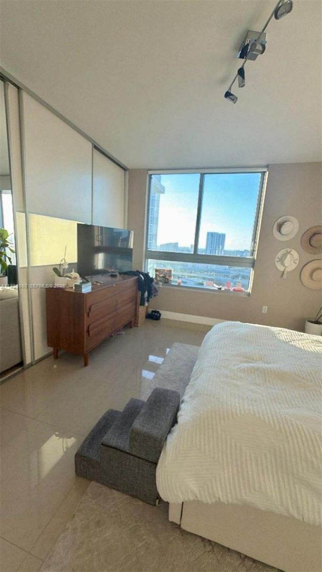 90 SW 3rd St , Unit 2112, Miami, FL 33130 Photo