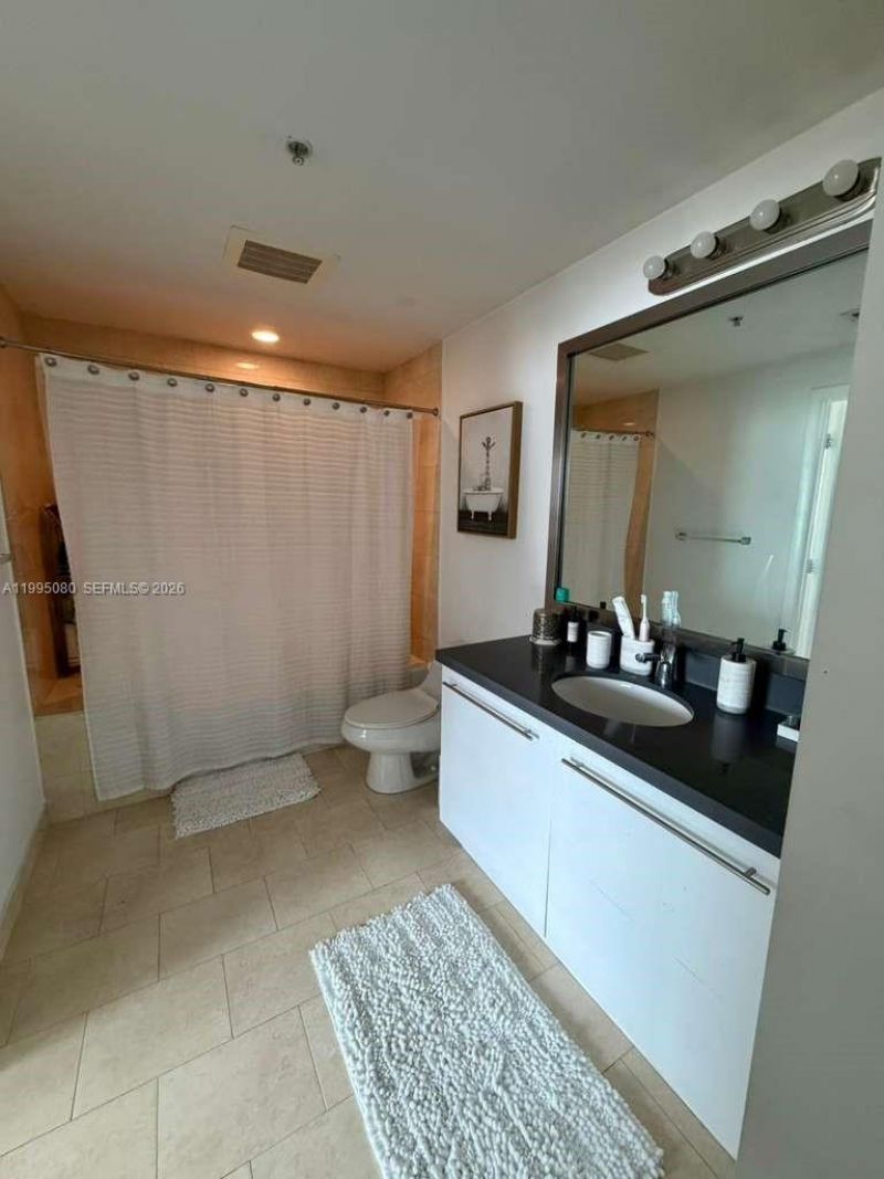 90 SW 3rd St , Unit 2112, Miami, FL 33130 Photo